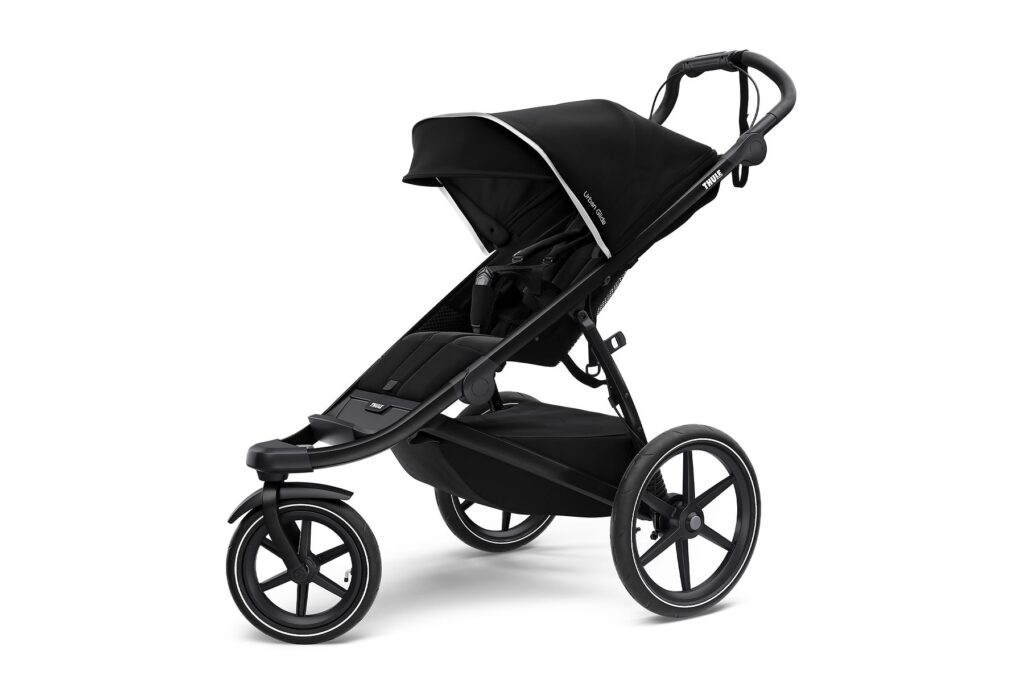 4 Best Strollers For Snow To Keep Your Baby Safe And Cozy