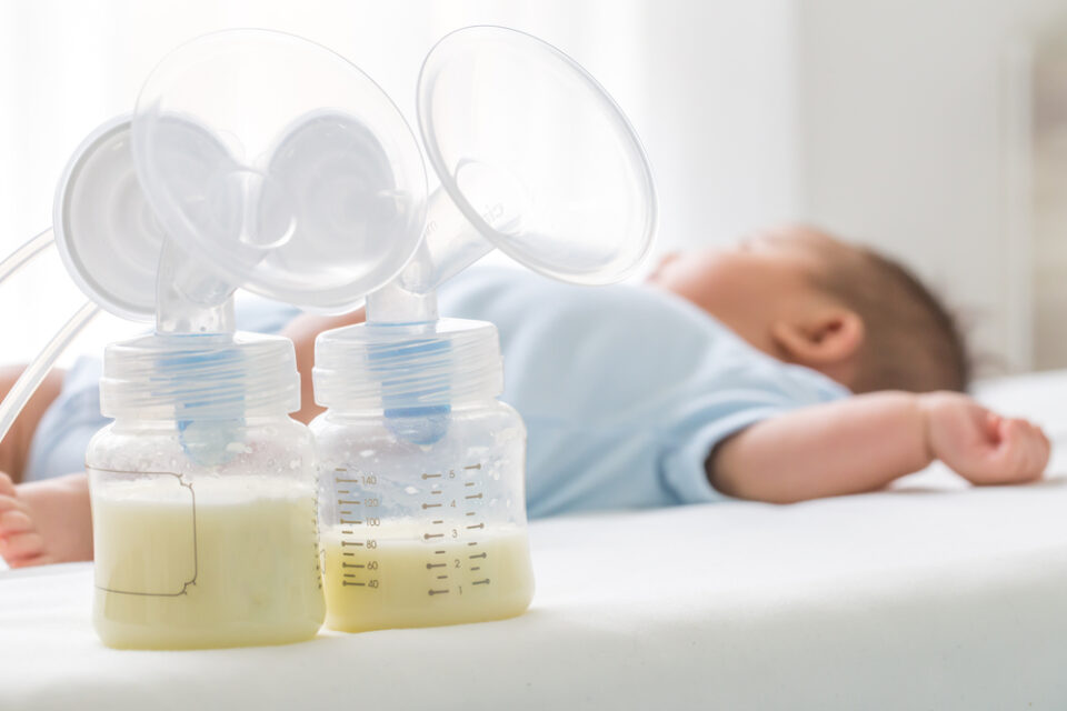 How To Build A Milk Stash While Exclusively Breastfeeding?