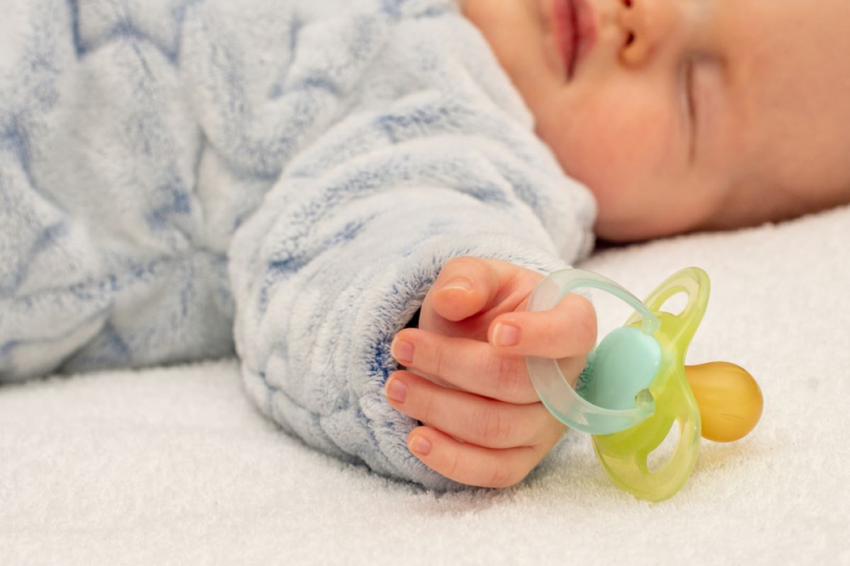 How To Keep A Pacifier In Your Baby's Mouth: 3 Easy Tricks