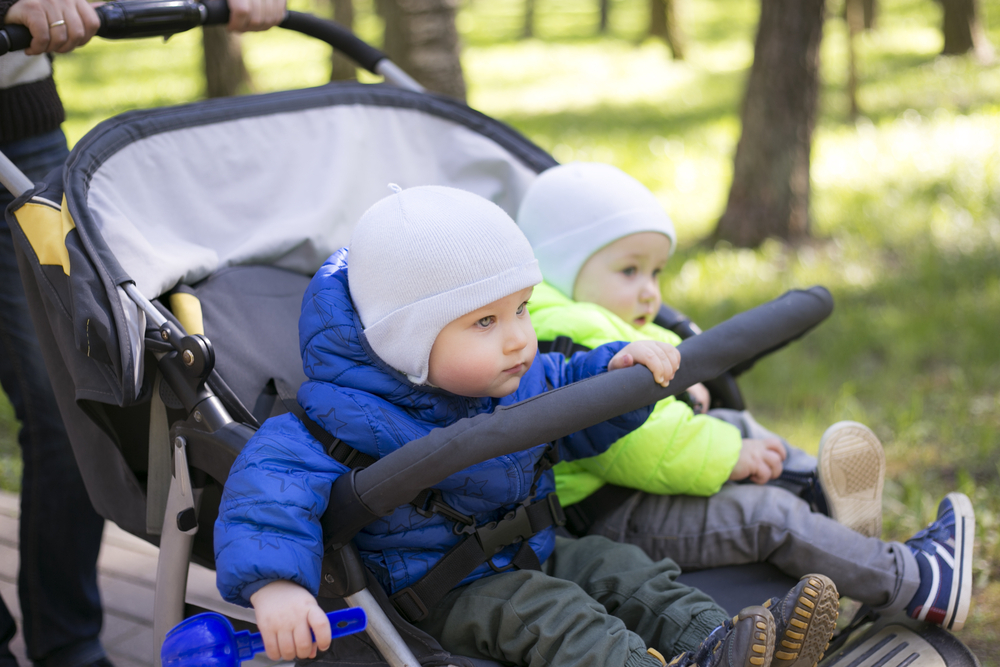 Tandem vs. Side-By-Side Kinderwagen Alles was Sie wissen sollten