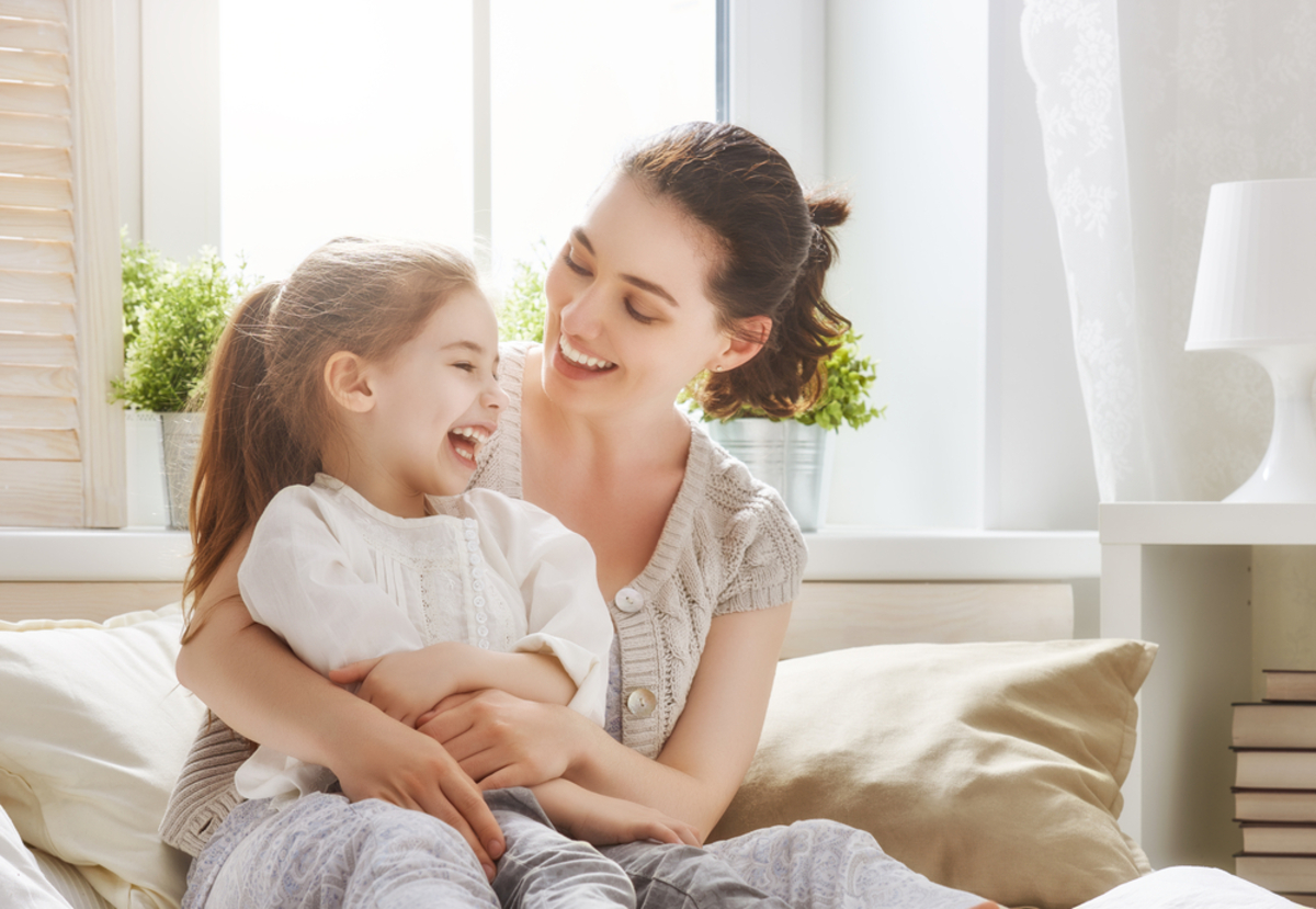 Más de 90 palabras positivas que harán que su hijo se sienta querido